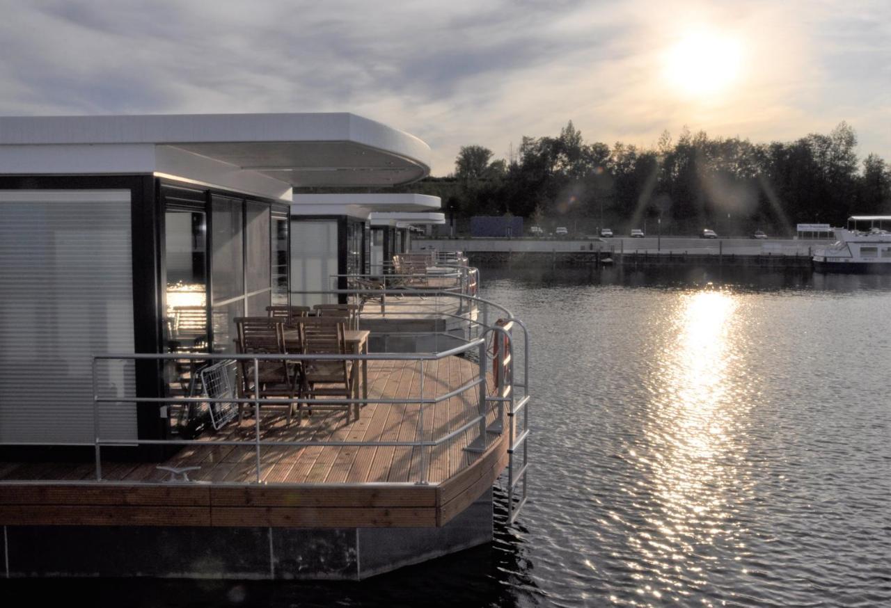 Hausboote Marina Braunsbedra 빌라 외부 사진